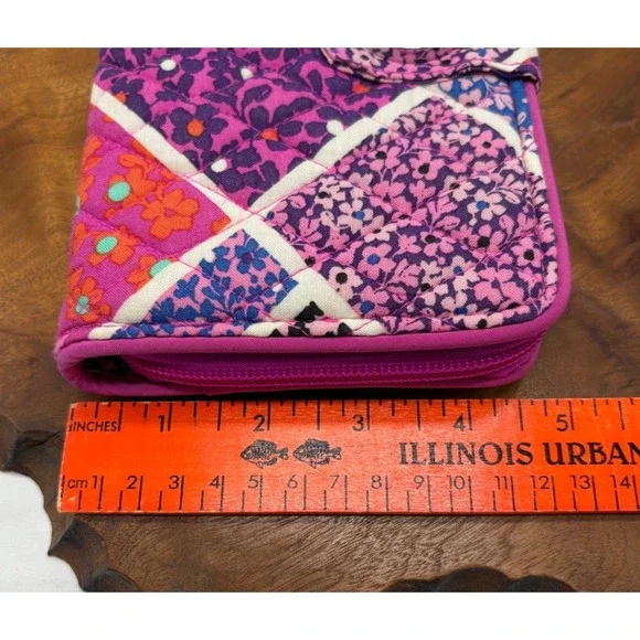 Vera Bradley Turn Lock Zip Around RFID Modern Medley Wallet Pink Purple - Picture 7 of 7